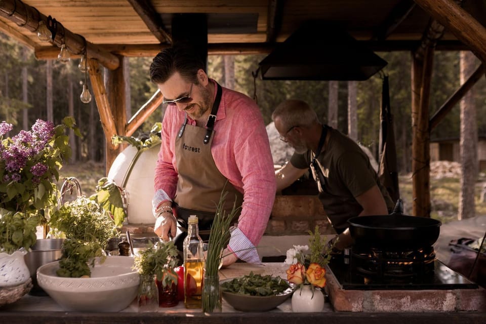 Food, group of guests, kitchen