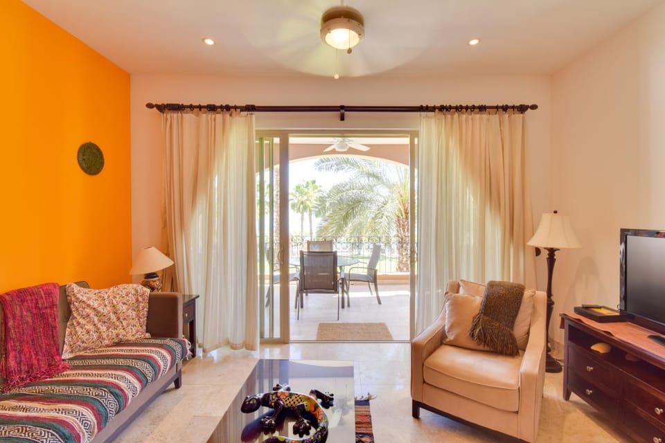 Gulf-View Condo: Private Patio, Pool & Golf! House in La Paz