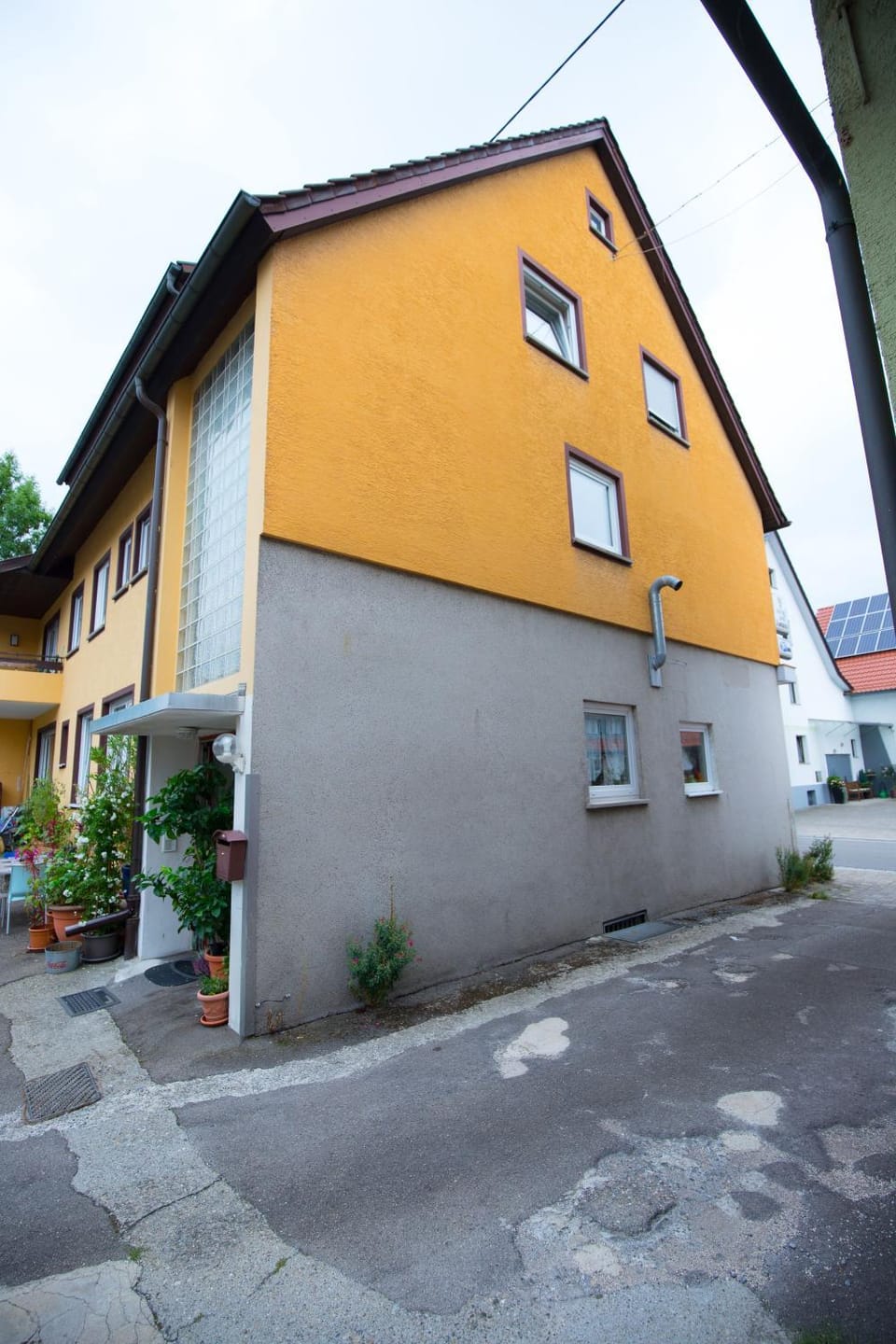 Facade/entrance