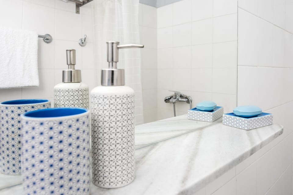 Bathroom, towels