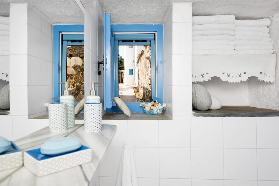 Exquisite estate, serene environment House in Paros, Greece