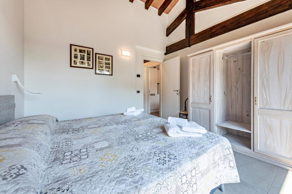 Property building, Living room, Bedroom