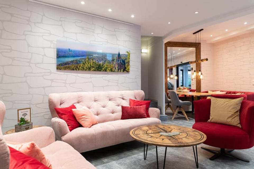 Communal lounge/ TV room