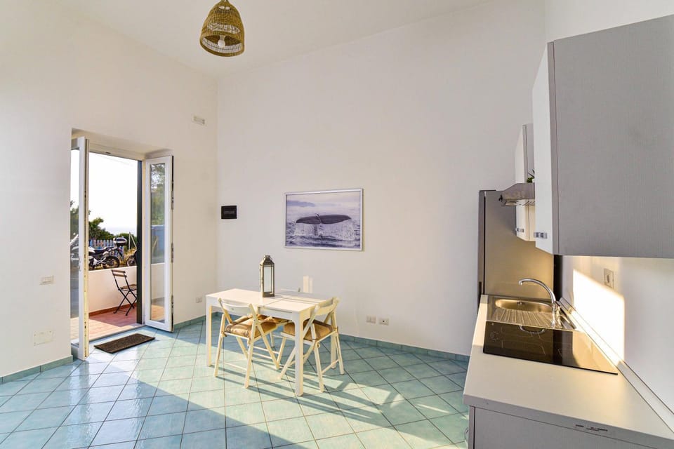 Sea view, Lunch, stove