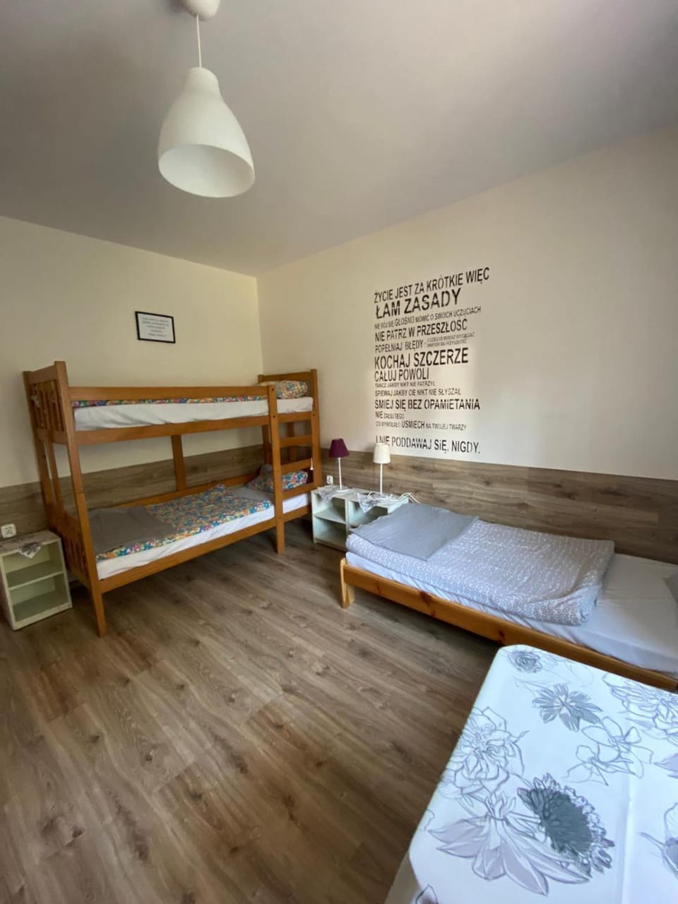 Bed, Photo of the whole room, Bedroom, bunk bed, towels