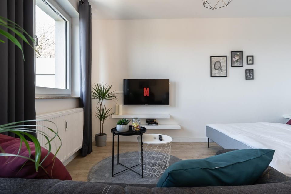 Communal lounge/ TV room, TV and multimedia, Living room, Seating area