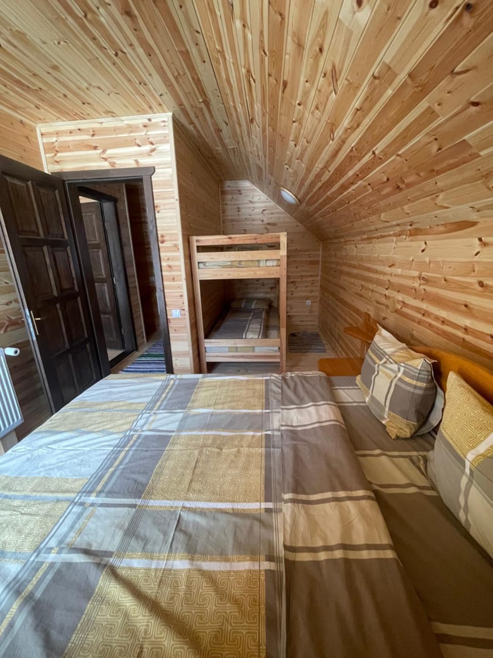 Bed, Photo of the whole room, Bedroom, bunk bed
