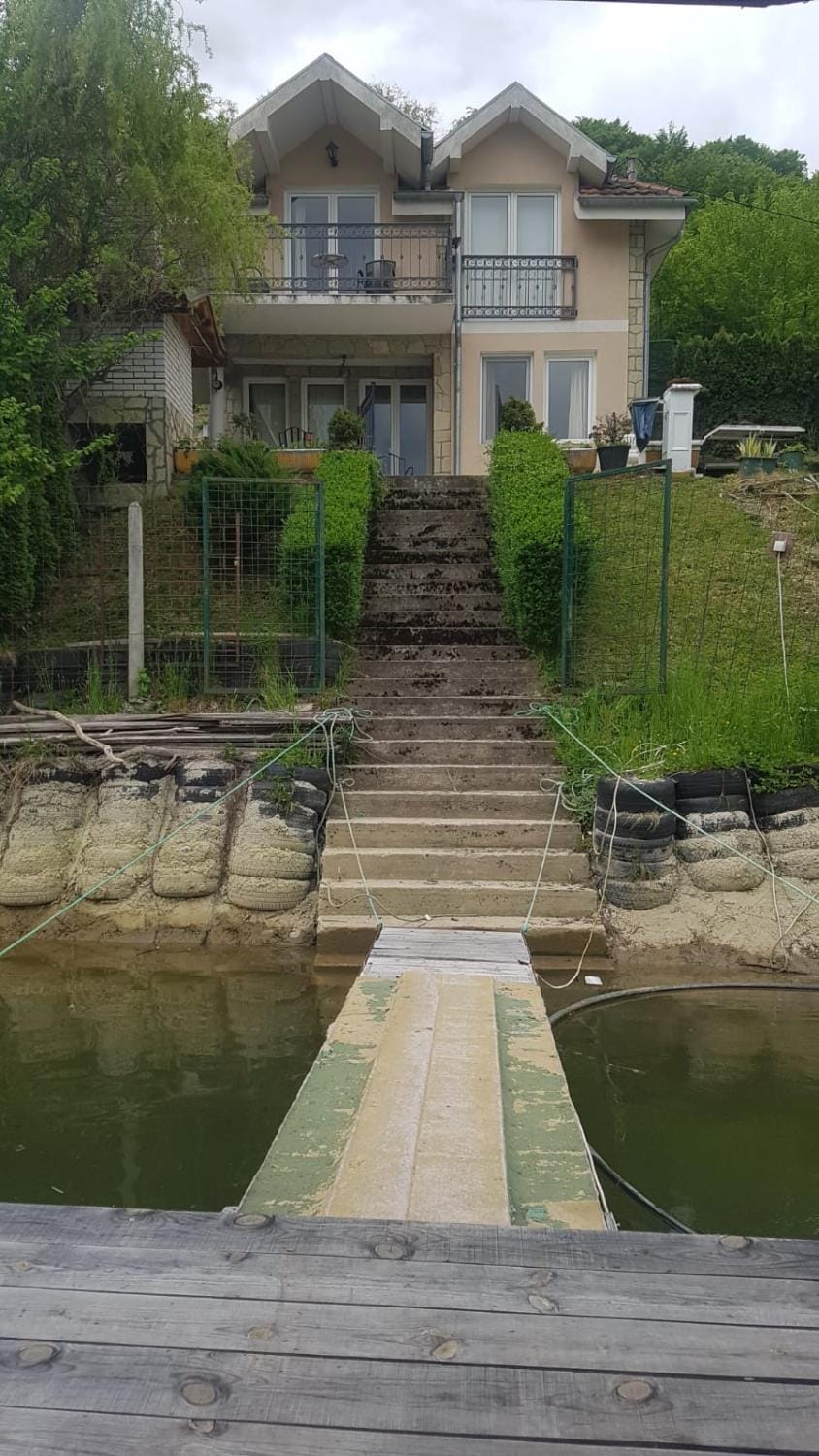 Lake House House in Serbia