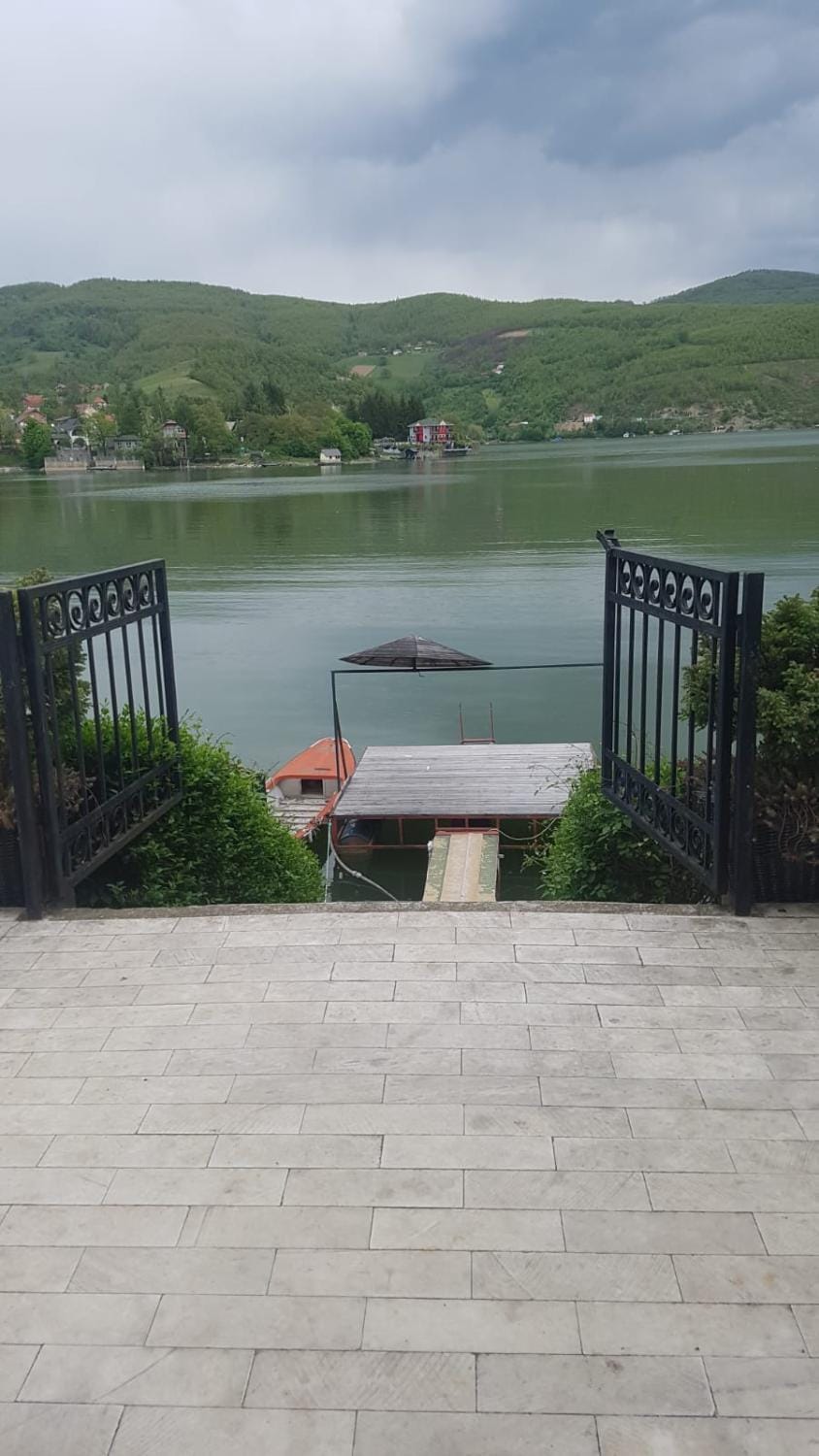 Lake House House in Serbia