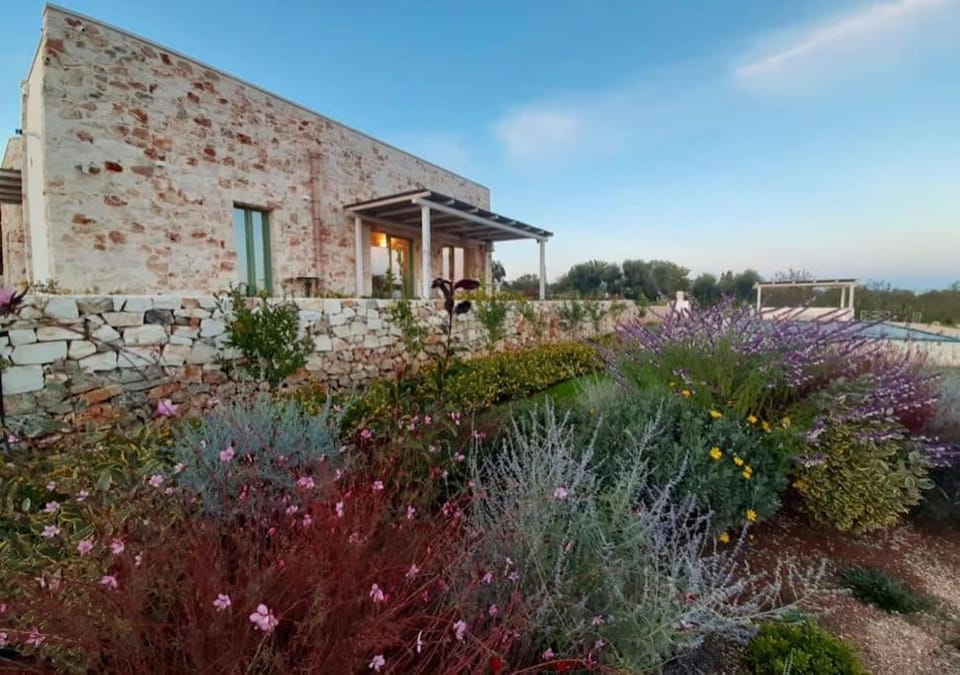 Trullo il Gatto Nero House in Province of Taranto