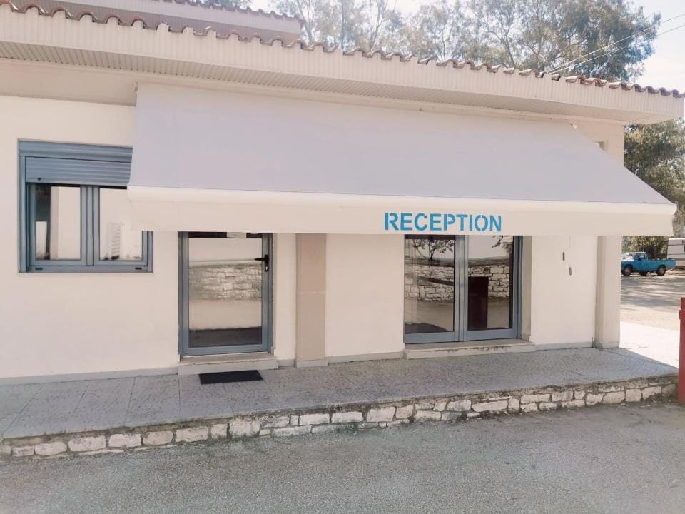 Property building, Facade/entrance, Lobby or reception