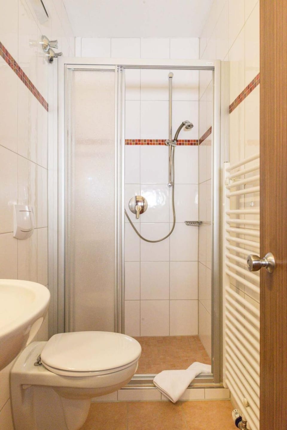 Shower, Toilet