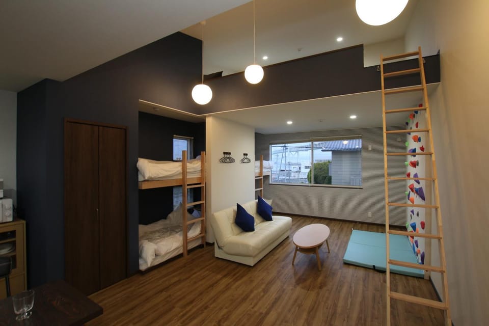 Bed, Living room, Photo of the whole room, Bedroom, bunk bed