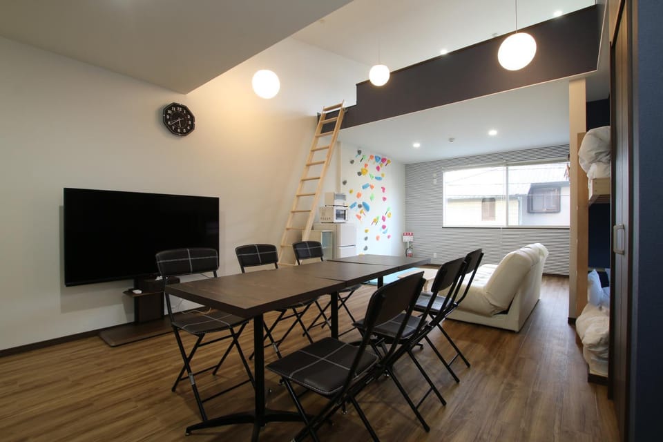 TV and multimedia, Living room, Dining area