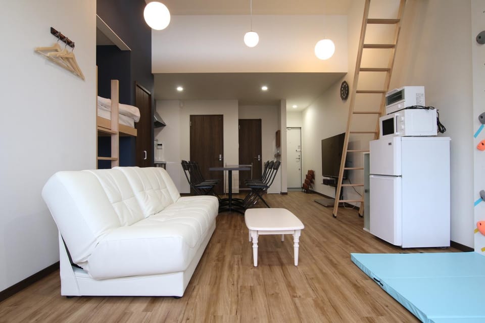 Kitchen or kitchenette, Living room