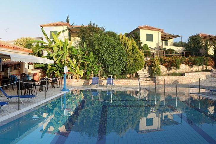 Balcony/Terrace, Swimming pool