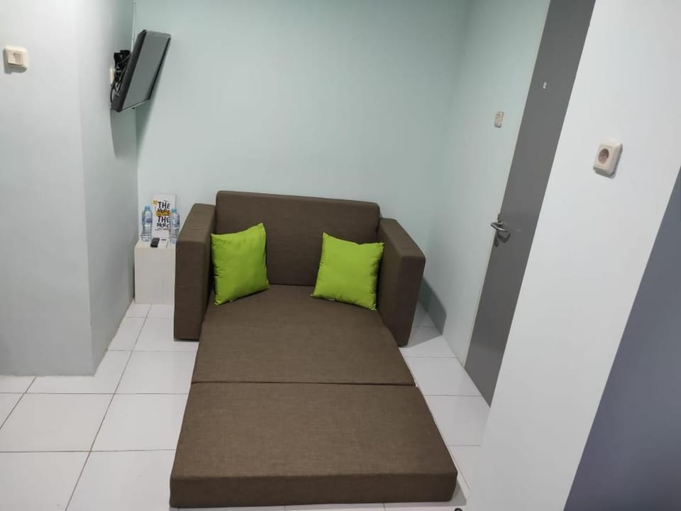 Bed, Living room