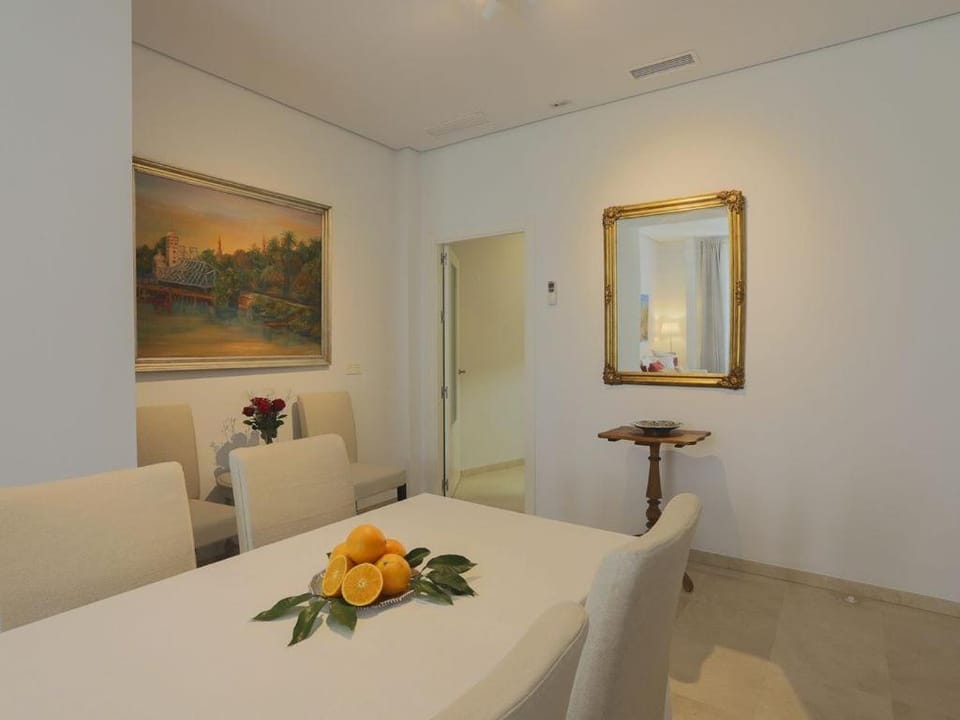 Decorative detail, Dining area