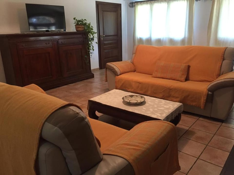 VILLA LUPINO House in Sardinia
