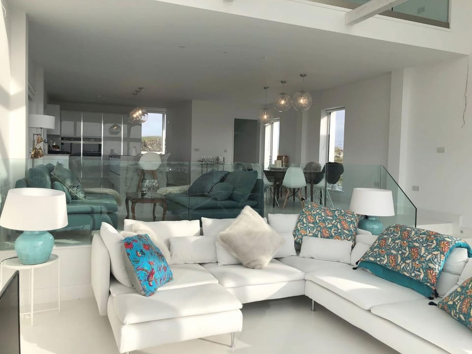 Communal lounge/ TV room, Living room