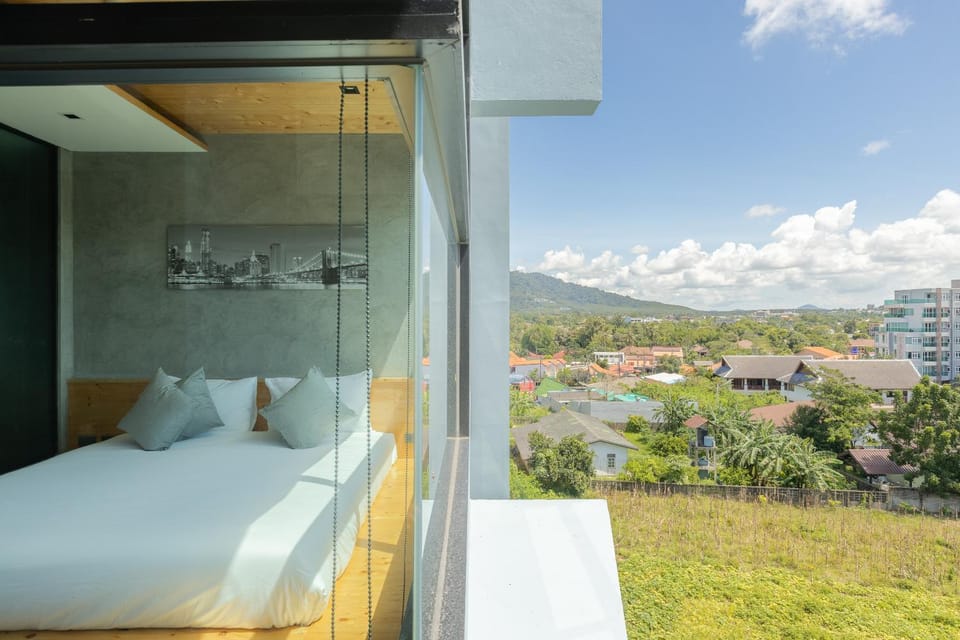 Balcony/Terrace, Bedroom, Landmark view, Mountain view
