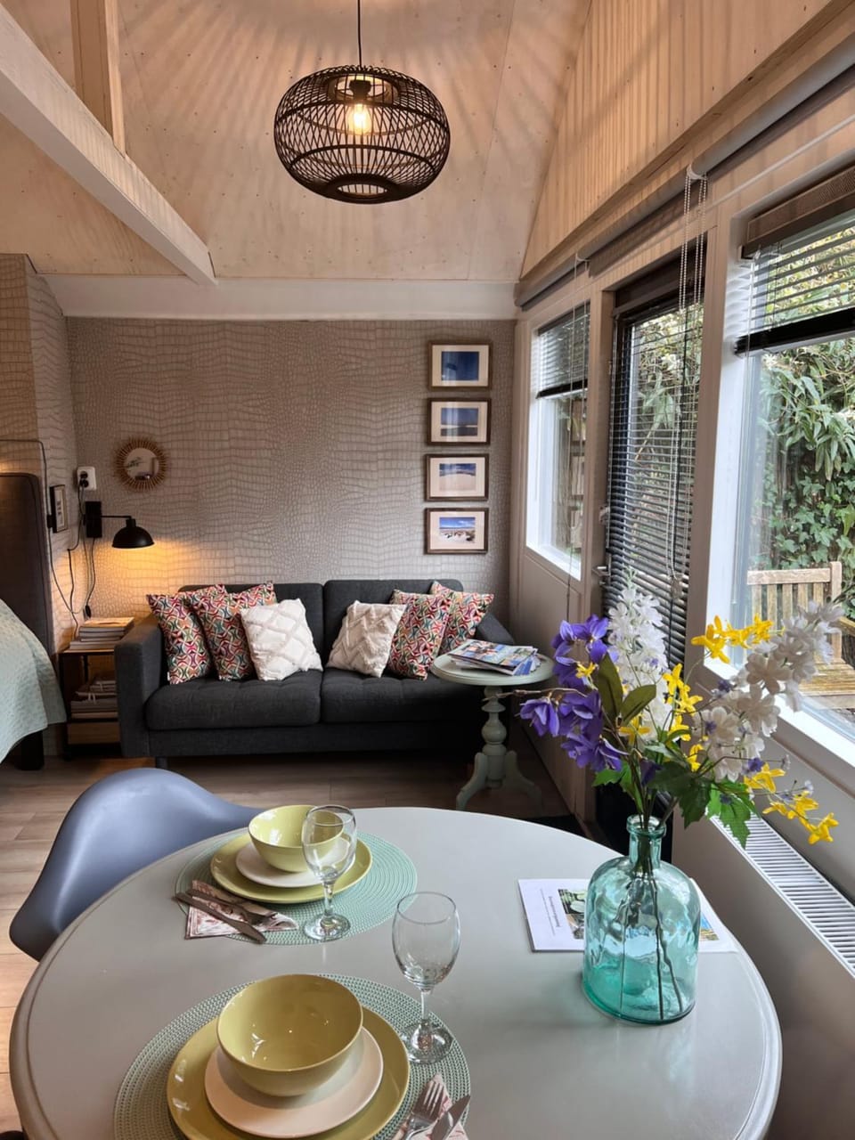 Living room, Food