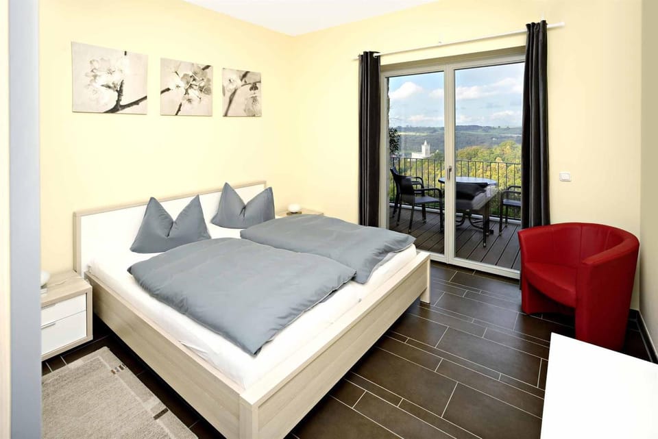 Bed, Balcony/Terrace, Photo of the whole room, Bedroom