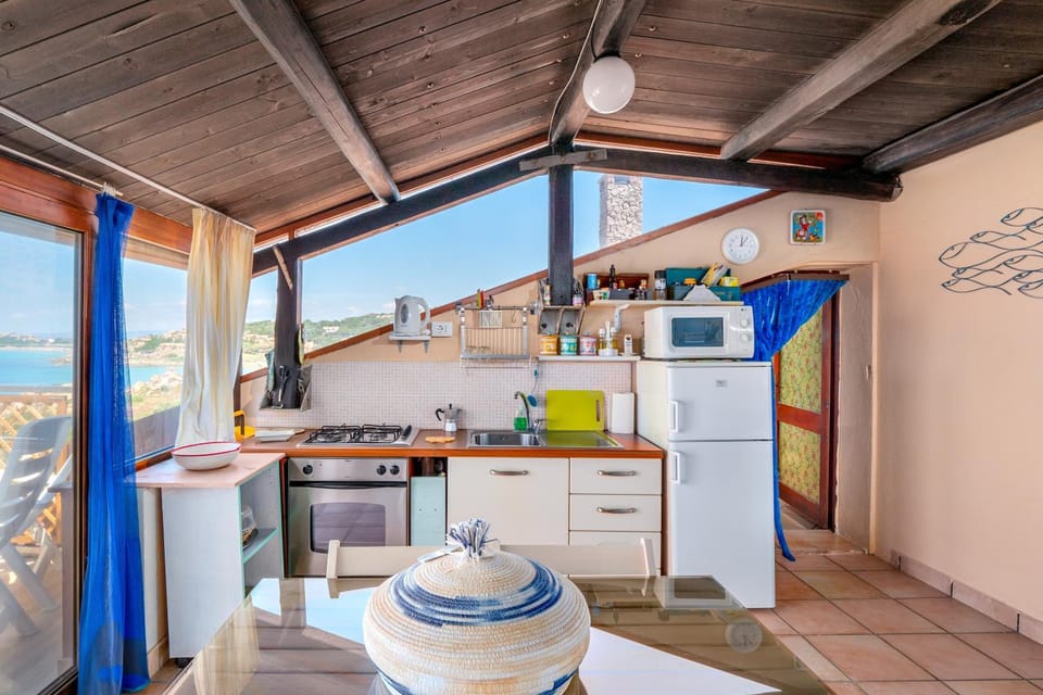 Property building, Kitchen or kitchenette, Living room