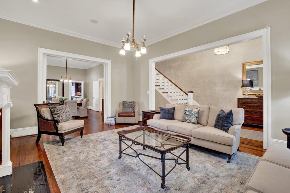 Living room, Seating area