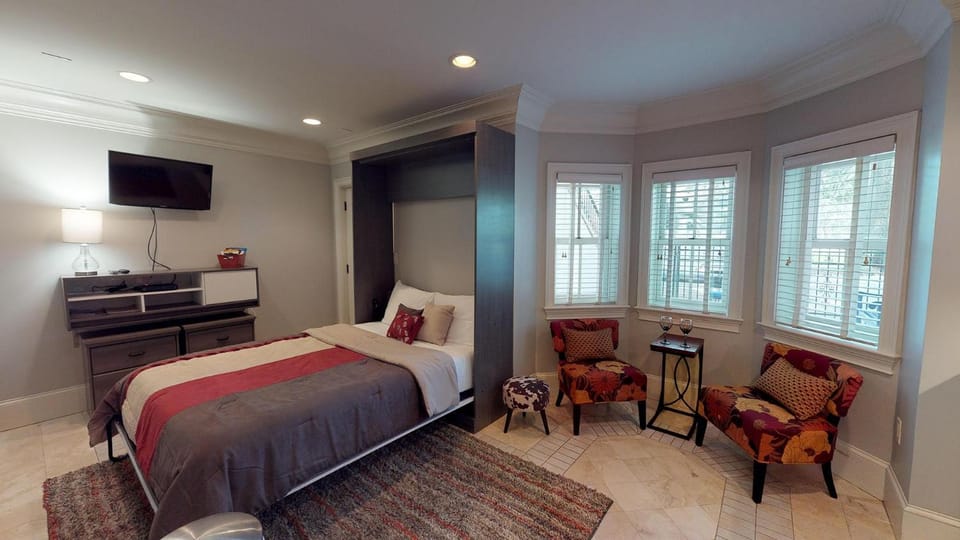 Suite Escape Apartment in Savannah
