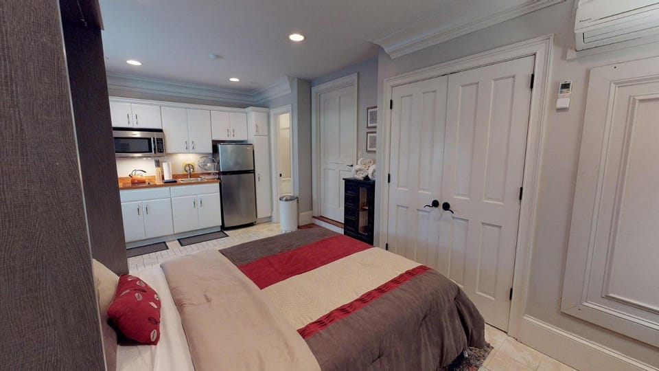 Suite Escape Apartment in Savannah