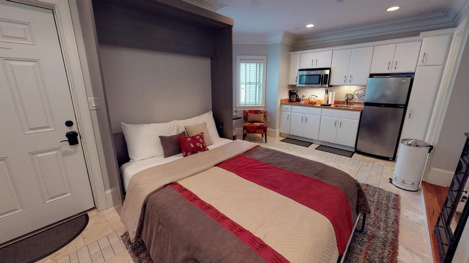 Suite Escape Apartment in Savannah