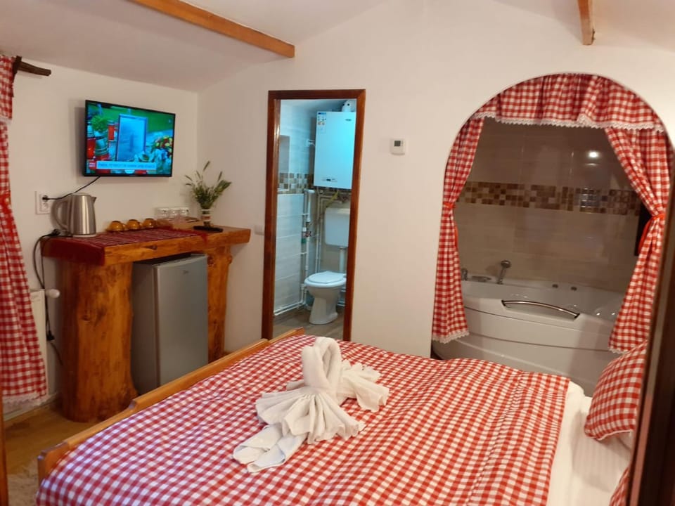 CABANUTE si CAMPING DRACULA Campground/ 
RV Resort in Romania