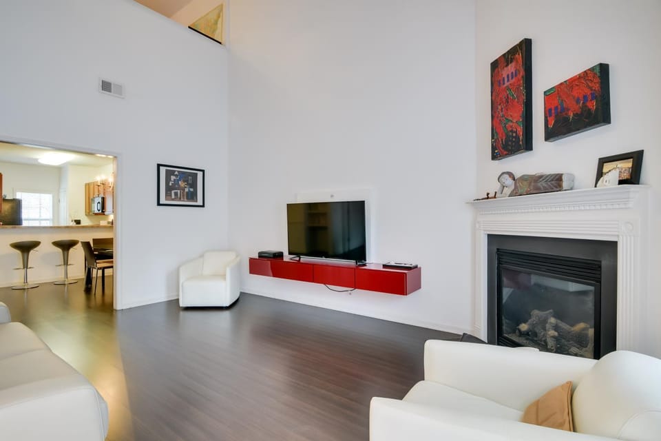 Inviting High Point Townhome with Patio + Privacy! House in High Point