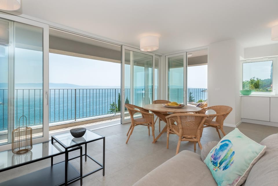 Balcony/Terrace, Living room, Seating area, Sea view