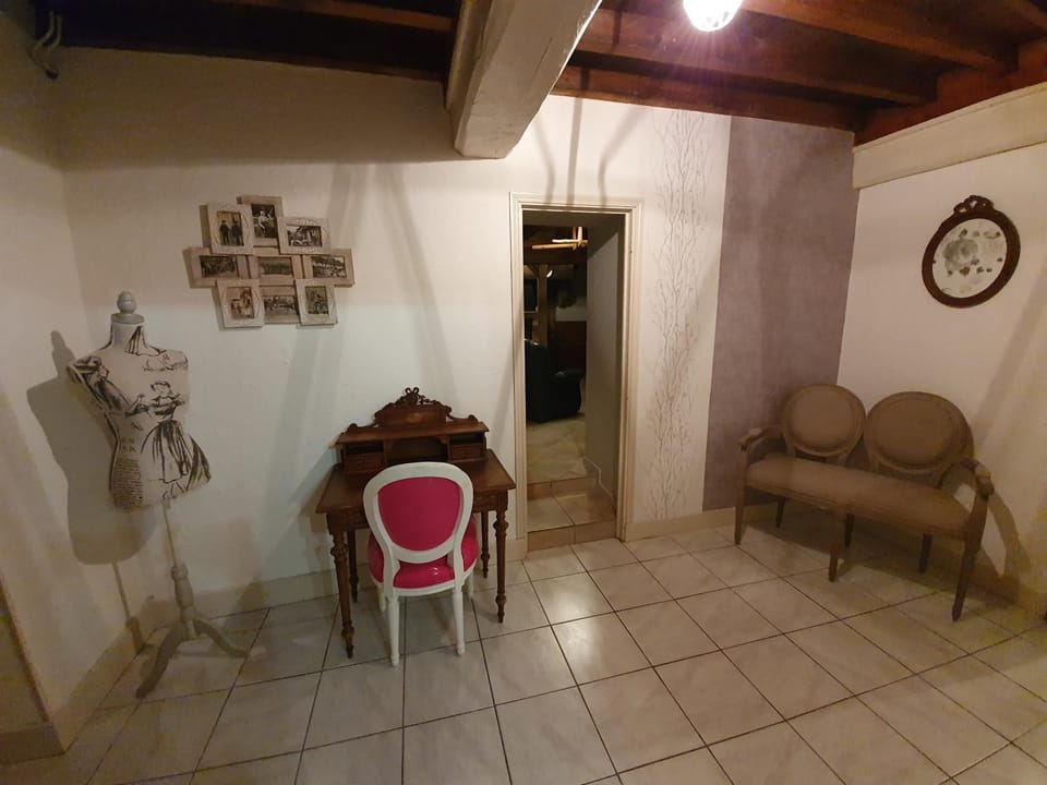 Seating area