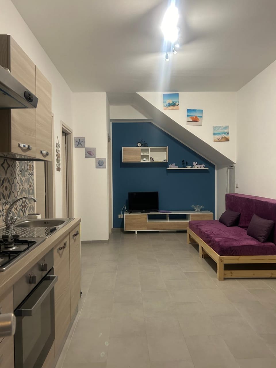 Kitchen or kitchenette, Living room, Seating area