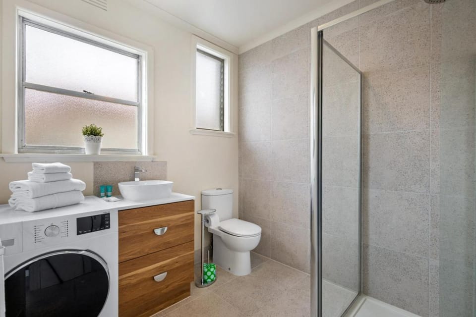 Newly Renovated Geelong Serviced Apartments by Short & Long Stays Apartment in Geelong