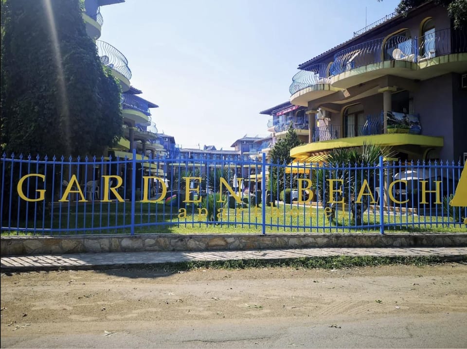 Patio, Garden, Swimming pool