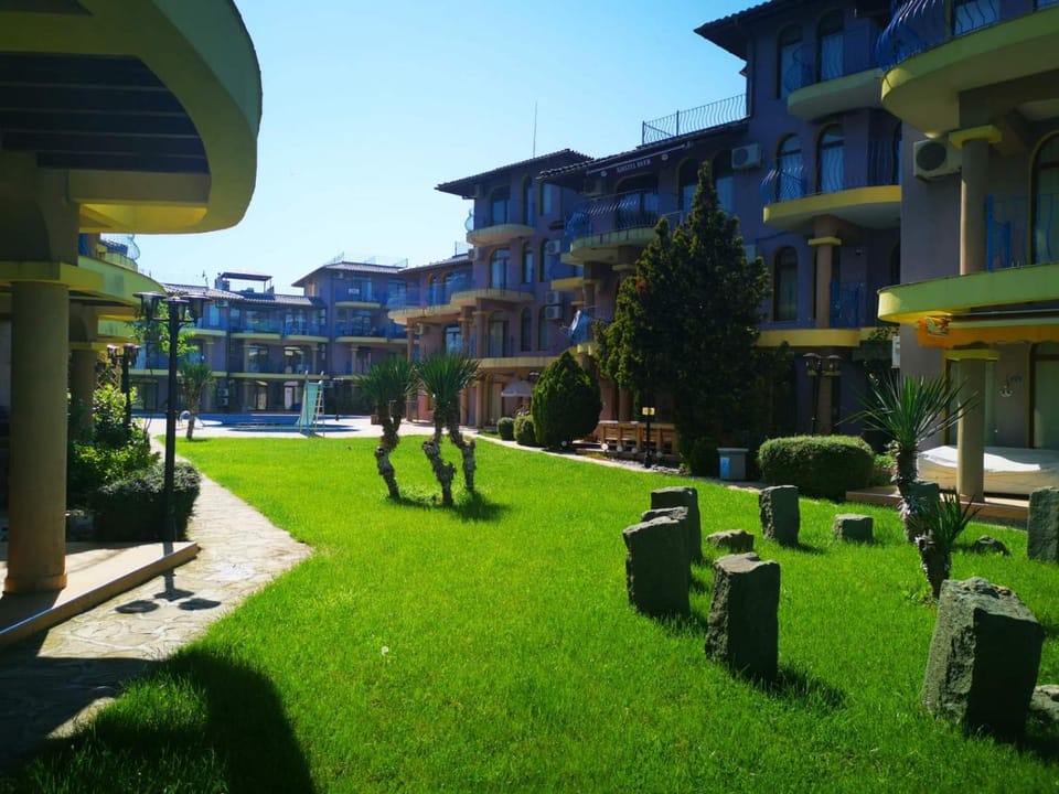 Patio, Garden, Swimming pool
