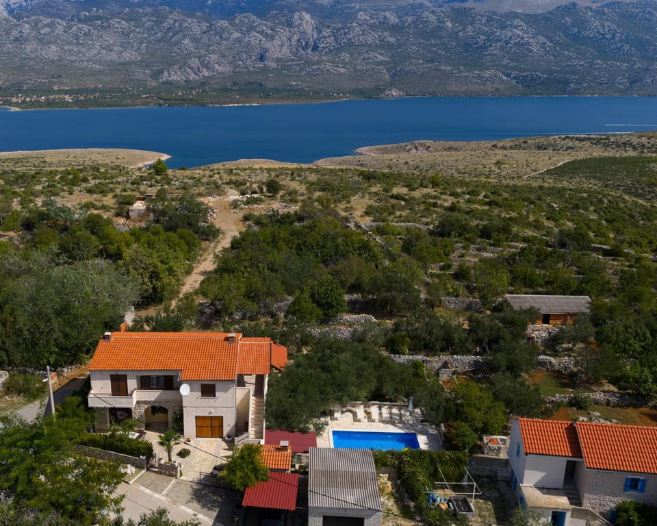 Apartman Magas with private pool Apartment in Zadar County