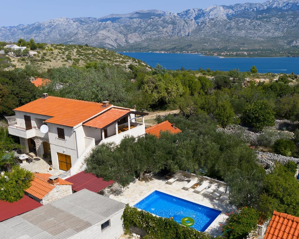 Apartman Magas with private pool Apartment in Zadar County