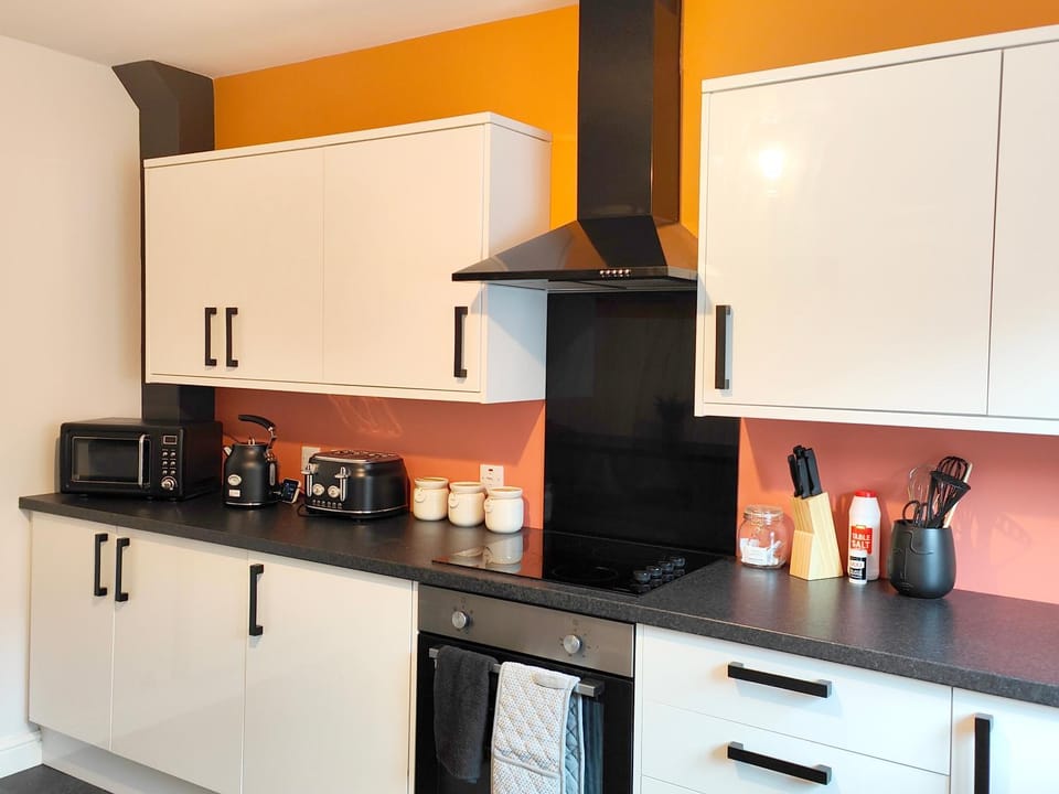 minibar, toaster, kitchen