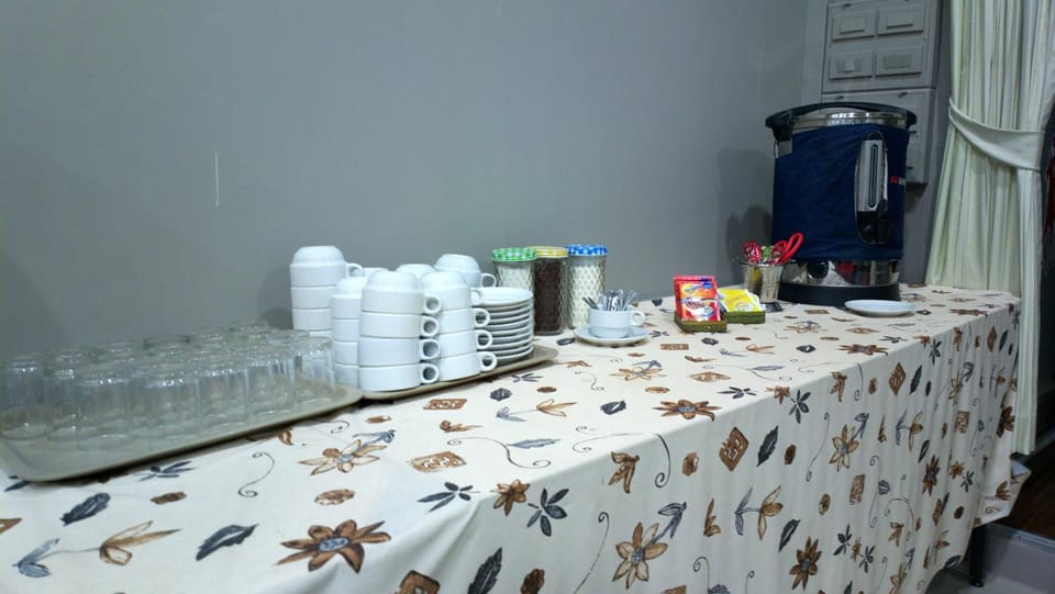 Coffee/tea facilities, Dining area