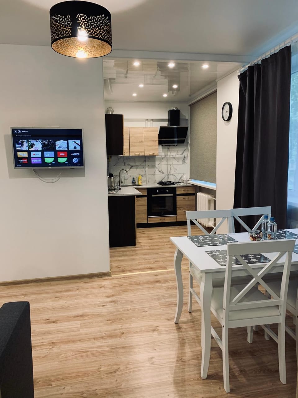 Living room, Seating area, Dining area