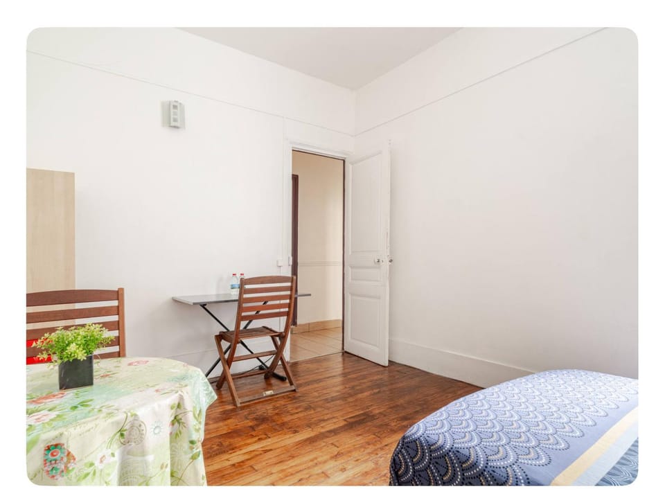 Appartement Porte De Clichy Apartment in Clichy