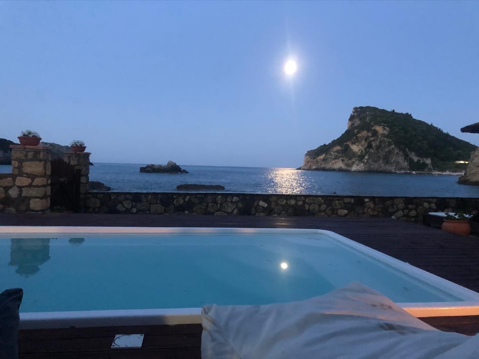 Yiannis Seafront Villa Paleokastritsa Villa in Corfu, Greece