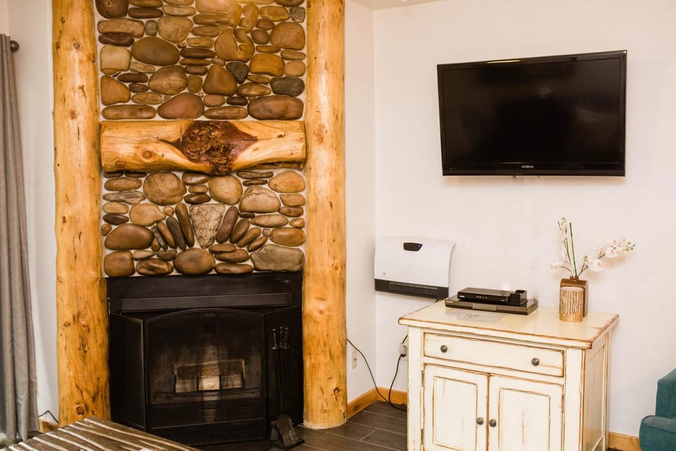 #100 1br Snowcrest walk 2 PC Resort Apartment in Park City
