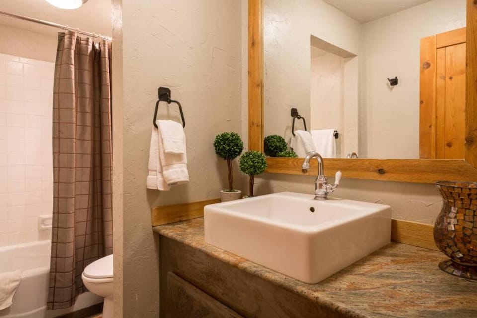 #212 1br Condo Across from PC Resort Apartment in Park City
