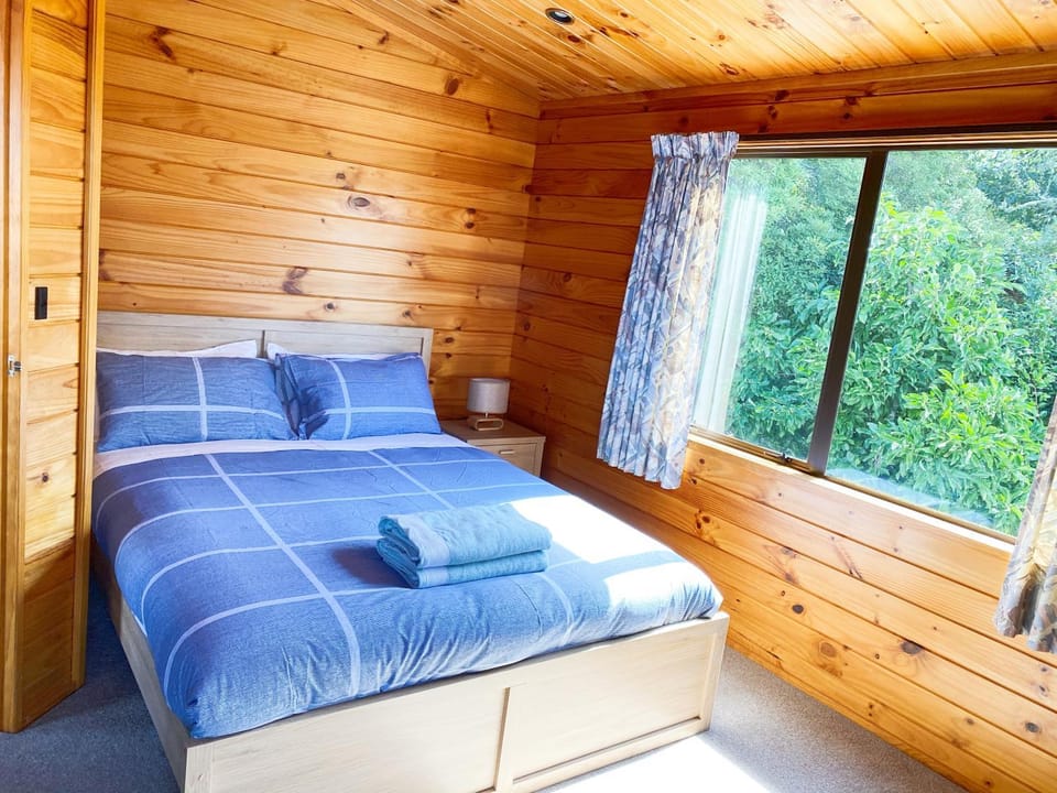 Lake view family Lodge up to 12 people House in Rotorua